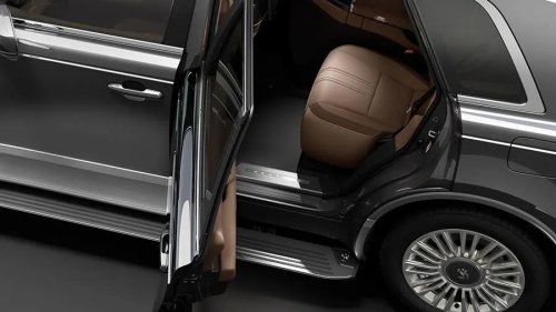 Toyota, SUV, This Toyota Century SUV Costs $737,000 In Russia For One Absurd Reason