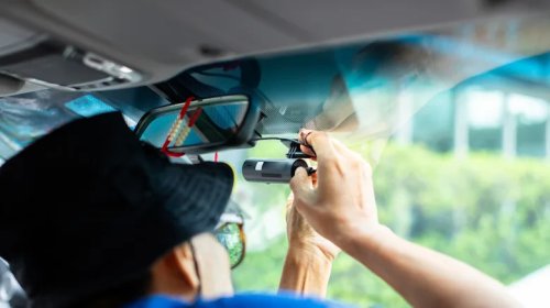 Pros And Cons Of Aftermarket Dash Cams Vs. Built-In Camera Systems