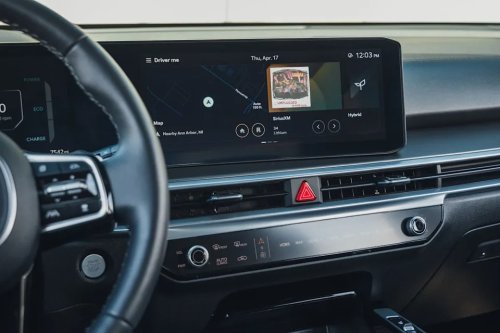 View Interior Photos of the 2025 Kia Sorento Hybrid