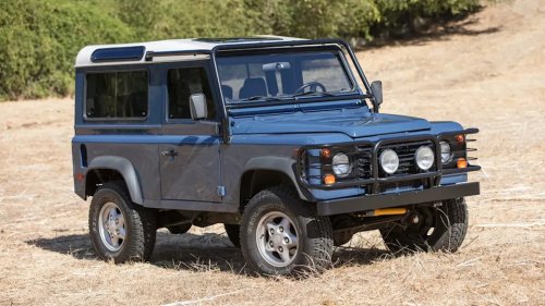 Kim Basinger’s Stylish 1997 Land Rover Defender 90 in Photos
