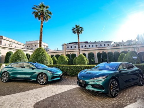 BYD, A BYD-Built Luxury EV Reportedly Turned Toward A Barrier At 150 MPH