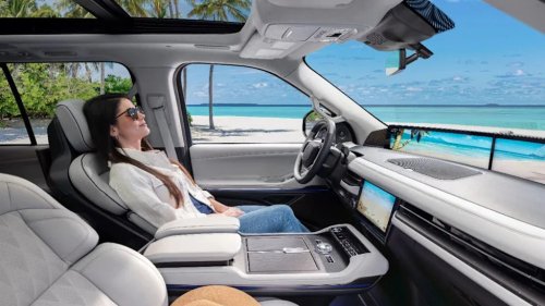 Lincoln, Lincoln Says Its Giant 48-Inch Screen Can Actually Reduce Stress