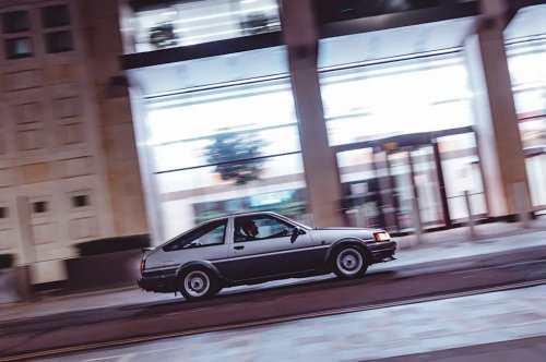 Toyota Corolla AE86: thunder &amp; lightning