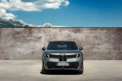 BMW’s Latest Neue Klasse EV Is the SUV-Coupe iX4