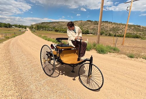 YouTubers Tried to Take an 1886 Benz to McDonald’s—And Were Instantly Denied