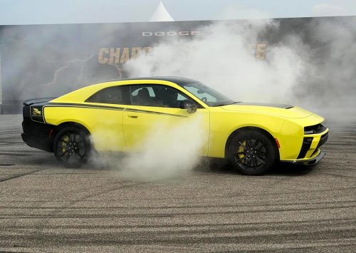 Dodge, Dodge Charger, Dodge Durango, Dodge Charger Gets a Stunning New Paint Color Borrowed From the Durango
