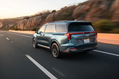 Toyota, Chrysler, Kia, Kia Carnival, Toyota Sienna Vs. Chrysler Pacifica Hybrid Vs. Kia Carnival: Which One Is The Most Fuel Efficient? There's One Clear Winner