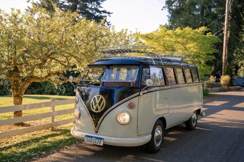 Volkswagen, 1973 Volkswagen Type 2 Samba Bus For Sale