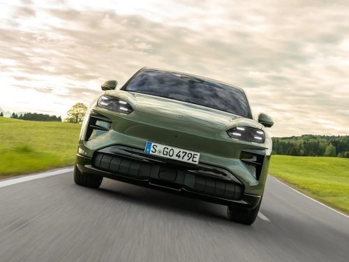 Porsche, Porsche Cayenne, Porsche Cayenne EV Can Haul a Family and Humiliate Supercars