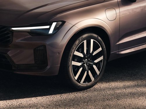 View Exterior Photos of the 2028 Volvo XC60