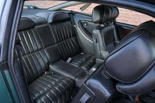 Awesome Aston Martin Virage 6.3 driven