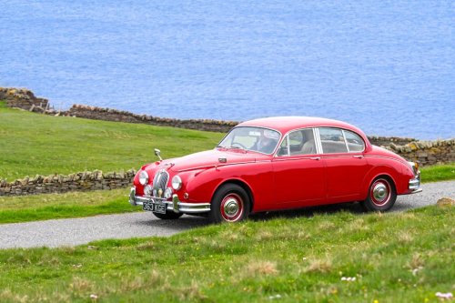 4 Notorious Gangster Cars Throughout History