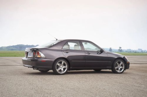 A Photo Tour of the 2001 Lexus IS300