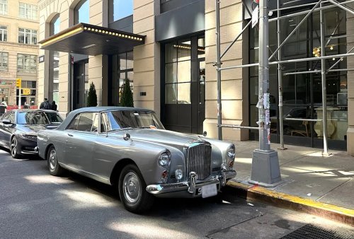 How auto enthusiasts find joy in 'carspotting' expeditions