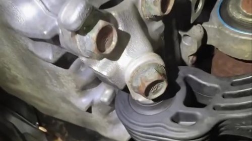 Honda, Honda CR-V, Honda CR-V Driver Claims He Caught a Dealership in a 