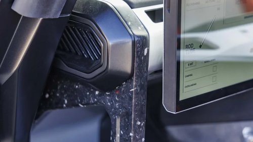 GMC’s New Hummer X Mid-Size EV Truck Concept Has Stackable Screens