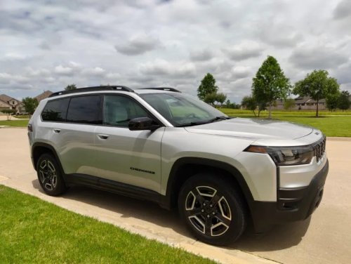 Jeep, Jeep Cherokee, The 2026 Jeep Cherokee Hybrid Proves You Don’t Need to Spend More than $50k for Fun, Power, or Capability