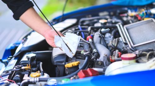 What Does It Mean If Your Engine Oil Is Green Or Blue?