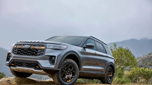 2026 Ford Explorer vs 2026 Chevrolet Traverse: Which Is Most Reliable?