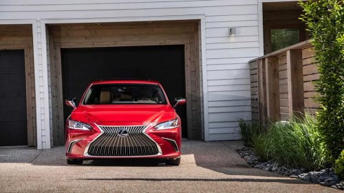 Lexus, Toyota Camry Hybrid, Toyota, Toyota Camry, This ultra-reliable Lexus hybrid costs the same as a brand-new Toyota Camry
