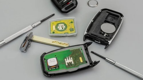 Battery, Don't Get Locked Out: How To Spot A Dying Key Fob Battery Before It's Too Late