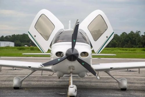 This 2005 Cirrus SR20 G2 Is a Comfort-Cruising ‘AircraftForSale' Top Pick