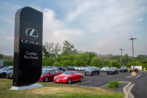 Is It Better to Finance a Car Through the Dealer or the Bank?
