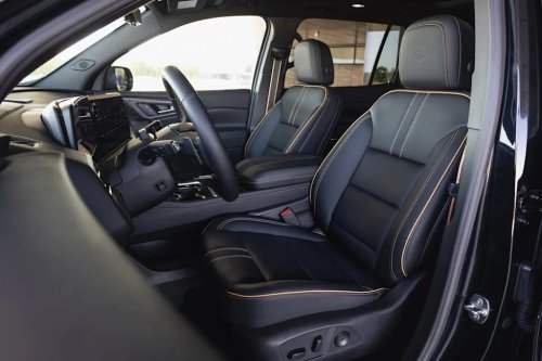View Interior Photos of the 2027 Chevy Traverse High Country