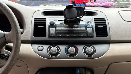 This Apple CarPlay Screen Gave a Classic Camry a Modern Tech Makeover