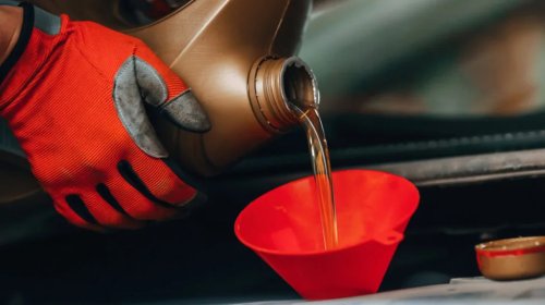 Semi Synthetic Vs Synthetic Motor Oil: What's The Difference?