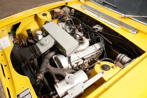 Battle of the brands: MGB GT V8 vs Triumph Stag
