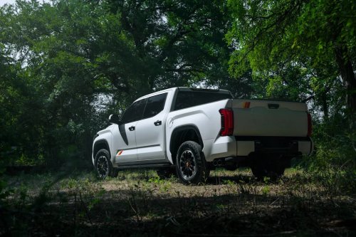 Chevrolet, Chevrolet Silverado, GMC, Toyota, Toyota Tundra, Chevrolet Silverado 1500 Vs. GMC Sierra 1500 Vs. Toyota Tundra: Which One Is The Most Fuel-Efficient? There's One Clear Winner
