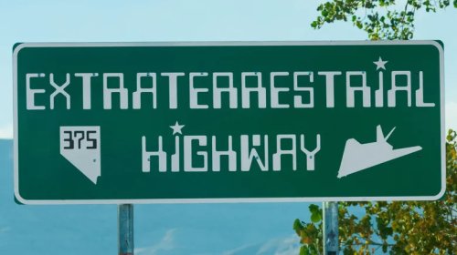4 Weird Road Signs In The US You'd Have To See To Believe