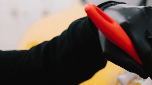 The Pros And Cons Of A Waterless Car Wash