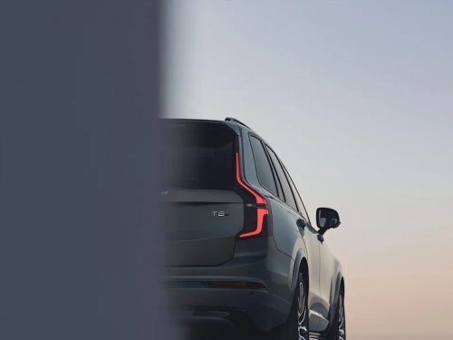 View Photos of the 2028 Volvo XC90 Hybrid