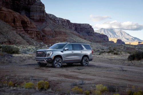2026 Ford Expedition Tremor vs GMC Yukon AT4 | 5 Key Differences