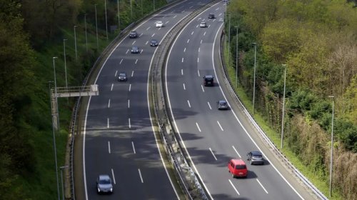 What's The Difference Between A Highway And A Freeway?