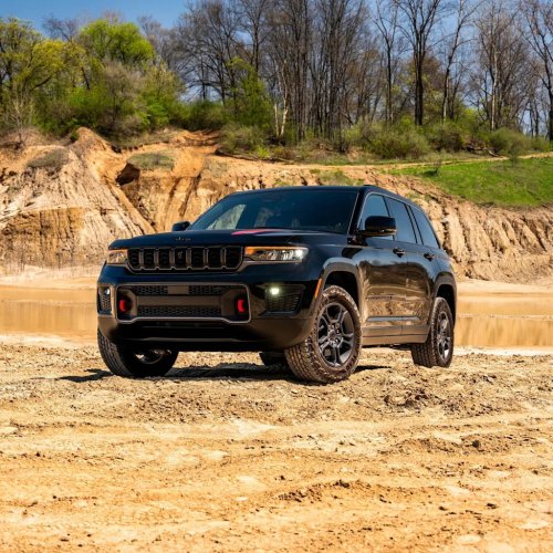 Jeep’s Most Trail-Hungry Grand Cherokee Returns from Its Hiatus