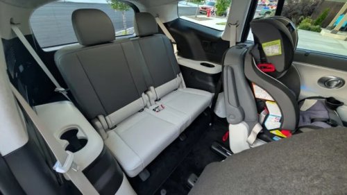 Hyundai, Kia EV9, Kia, Hyundai Ioniq 9 vs. Kia EV9: Which 3-Row EV is Best For Your Family?