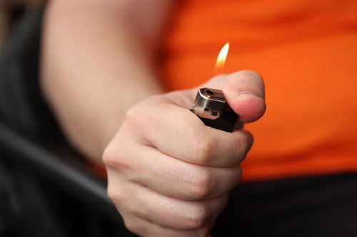 15 Things You Should Definitely Never Keep in Your Car