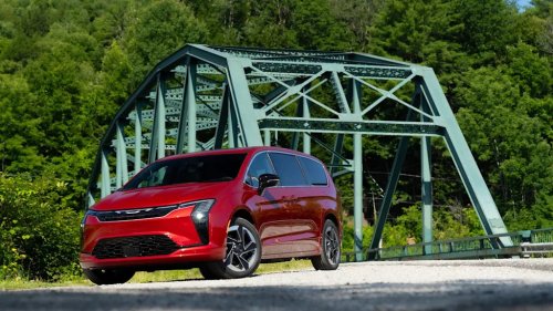 We Took Chrysler’s Updated 2027 Pacifica Minivan on a 1,700-Mile Road Trip—Is It Still the Minivan to Beat?