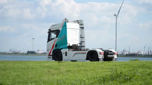 BYD, Tesla, BYD Takes On The Tesla Semi With Its Own 372-Mile Truck
