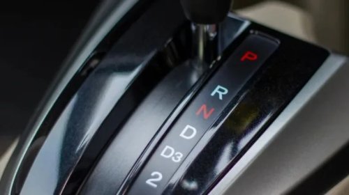 What Does The 'D3' On Your Car's Gear Shift Mean? (And How Is It Different From D?)
