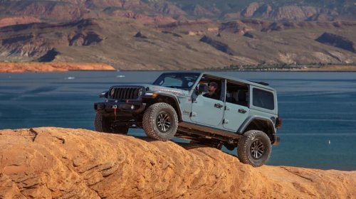 Jeep, Jeep Wrangler, Jeep Gladiator, How Does Jeep's Wrangler Compare To The Gladiator?