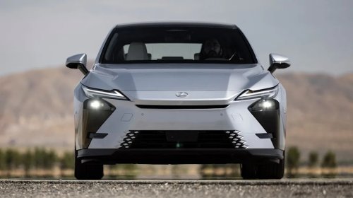 Lexus, Lexus IS, Lexus ES, Tested: The Lexus ES 350h Hybrid Wonders What the Big Hurry Is