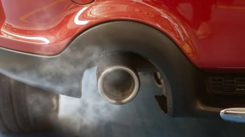 5 Signs You're Using The Wrong Motor Oil For Your Car
