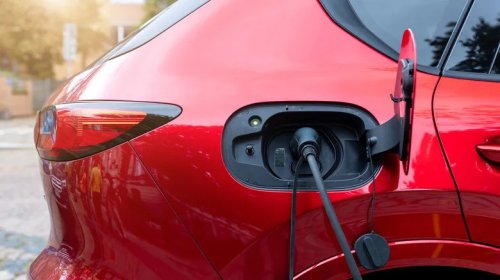 Here's How Much The Average US Household Spends On Gas Yearly (And The Amount They Use)