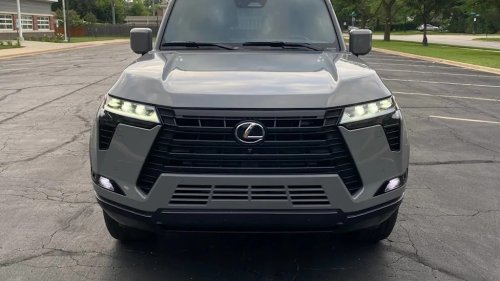 Lexus, Lexus GX, The 2026 Lexus GX 550 Luxury Thankfully Places Ruggedness First and Indulgence Second.