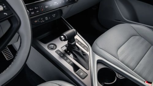 The New 2027 Kia Niro Hybrid Gets Better Tech, but Still No AWD