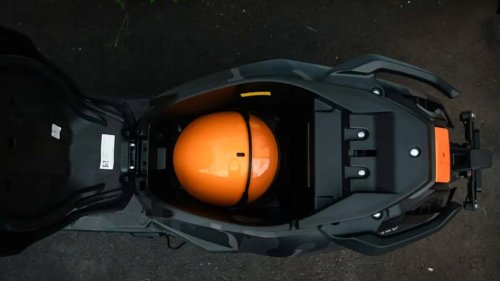 This Cheap Electric Scooter Has ABS, Traction Control, Blind-Spot Monitoring, And GPS